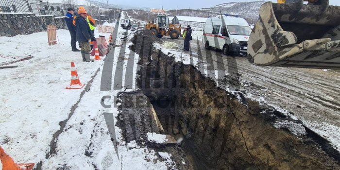 Насмерть завалило землей коммунальщика в Североморске Насмерть завалило землей коммунальщика в Североморске