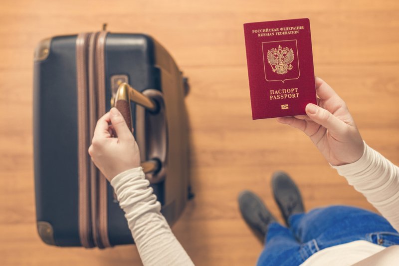Не хотели пускать в Абхазию должницу из Оленегорска