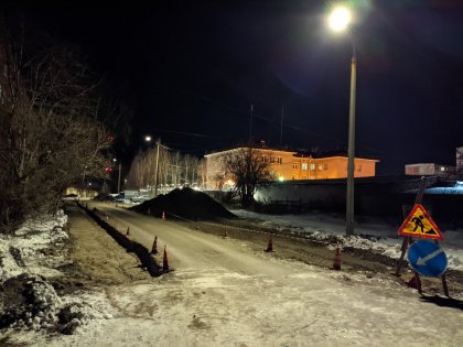 Мончегорцы возмущены укладкой асфальта поверх снега