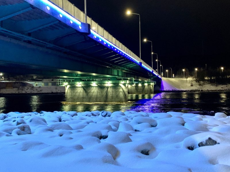 Запрещено ездить по новому мосту в Коле Запрещено ездить по новому мосту в Коле