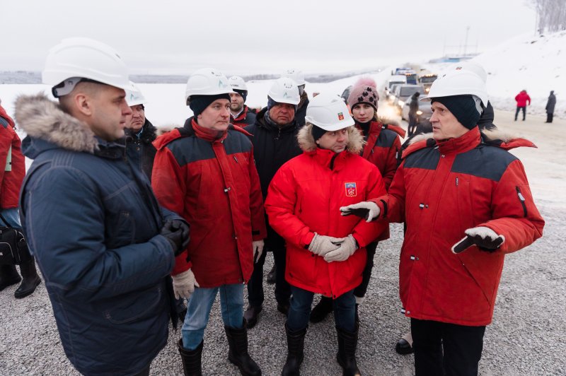 С воздуха стройплощадку порта «Лавна» осмотрело руководство Минтранса РФ С воздуха стройплощадку порта «Лавна» осмотрело руководство Минтранса РФ