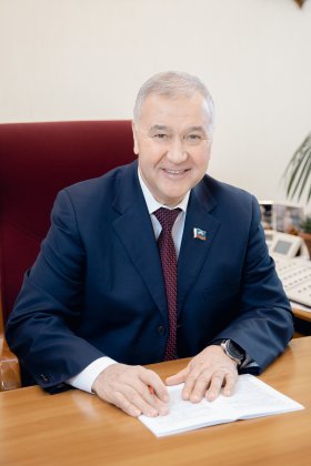 Директор Кольской АЭС поздравил всех женщин с праздником Директор Кольской АЭС поздравил всех женщин с праздником