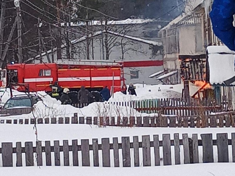 Двоих человек спасли из пожара в Зеленоборском Двоих человек спасли из пожара в Зеленоборском
