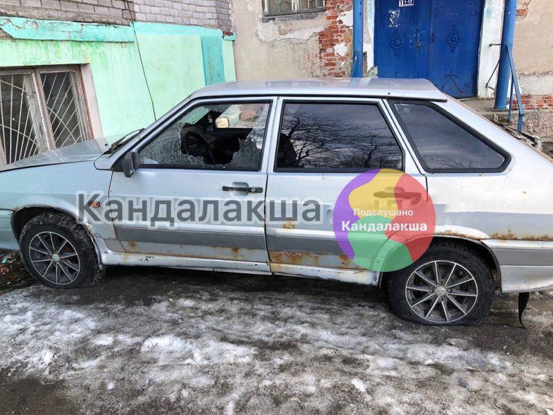 Атаковали машину вандалы в Кандалакше Атаковали машину вандалы в Кандалакше