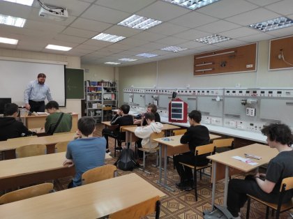 Кольская АЭС: школьники из Полярных Зорь познакомились с навыками рабочих профессий Кольская АЭС: школьники из Полярных Зорь познакомились с навыками рабочих профессий