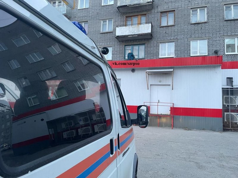 Снимали с крыши пенсионерку в Кировске Снимали с крыши пенсионерку в Кировске