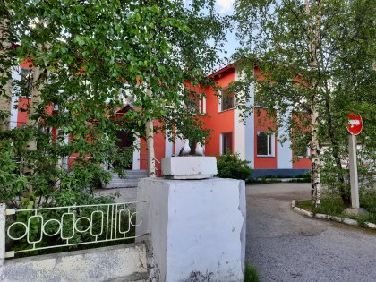 В центре Мончегорска появилось гнездо с чайками В центре Мончегорска появилось гнездо с чайками