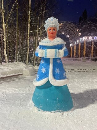 Оторвали руки и лишили лица: изуродовали Снегурочку в Мончегорске Оторвали руки и лишили лица: изуродовали Снегурочку в Мончегорске