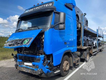 Погиб водитель легковушки, врезавшейся в автовоз в Мончегорском районе