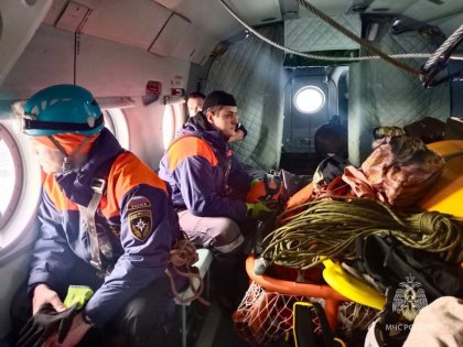 Обморожение и отравление получили туристы: вертолет МЧС вылетел в Ловозерье Обморожение и отравление получили туристы: вертолет МЧС вылетел в Ловозерье