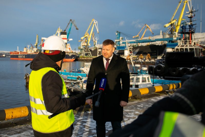 100 гигантских балкеров обработали в мурманском порту 100 гигантских балкеров обработали в мурманском порту