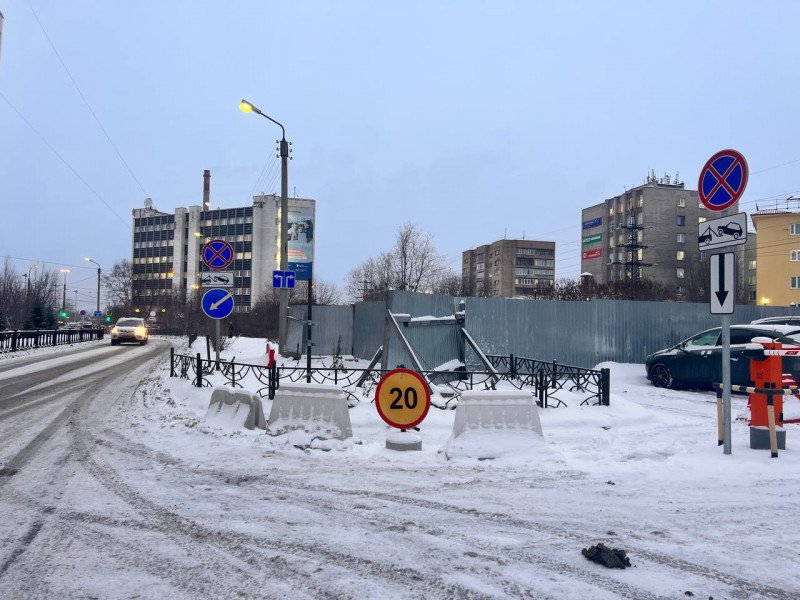 На проспекте Ленина запретили парковку На проспекте Ленина запретили парковку