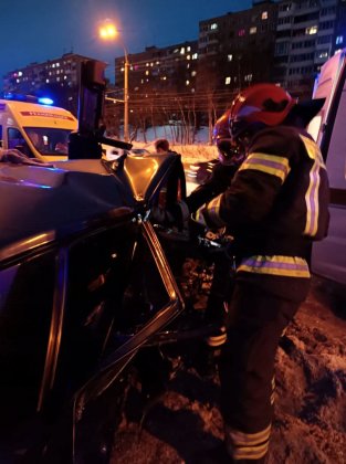 Водитель и пассажир машины пострадали в ДТП на Кольском проспекте в Мурманске Водитель и пассажир машины пострадали в ДТП на Кольском проспекте в Мурманске