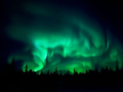 Красивейшее северное сияние за зиму засняли мурманчане Красивейшее северное сияние за зиму засняли мурманчане