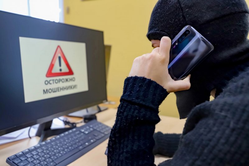Голосовые сообщения шлют аферисты мурманчанам