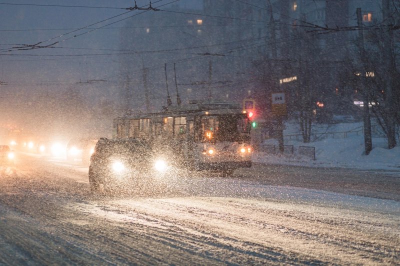 К сильному ветру добавятся снегопады в Мурманской области