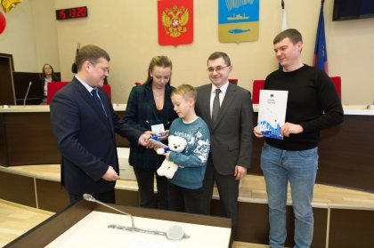 29 мурманских семей получили свидетельства на покупку жилья 29 мурманских семей получили свидетельства на покупку жилья