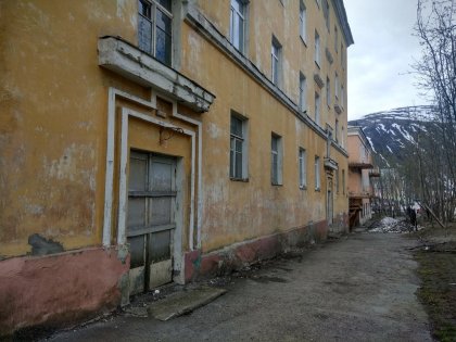 Ножом отбивала сына от сотрудника УФСИН мать в Кандалакше Ножом отбивала сына от сотрудника УФСИН мать в Кандалакше