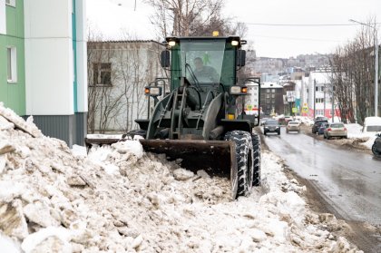1330 кубометров снега вывезли с мурманских дорог 1330 кубометров снега вывезли с мурманских дорог