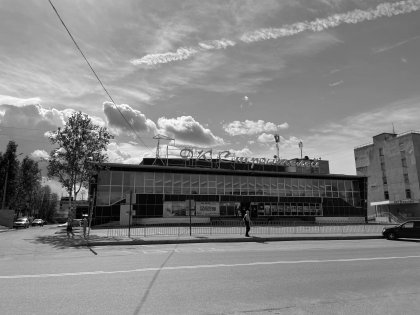 Губернатора Андрея Чибиса ранили ножом в Апатитах Губернатора Андрея Чибиса ранили ножом в Апатитах