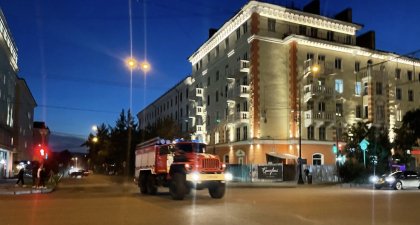 Одинокая пенсионерка устроила пожар в сталинке в центре Мурманска Одинокая пенсионерка устроила пожар в сталинке в центре Мурманска