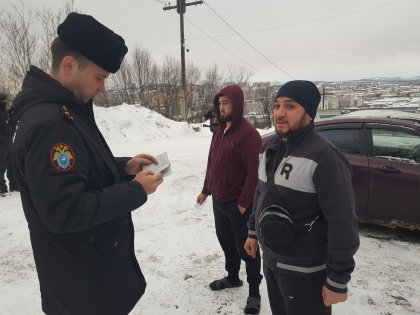 Водителей такси массово поставили на воинский учет в Мурманске Водителей такси массово поставили на воинский учет в Мурманске
