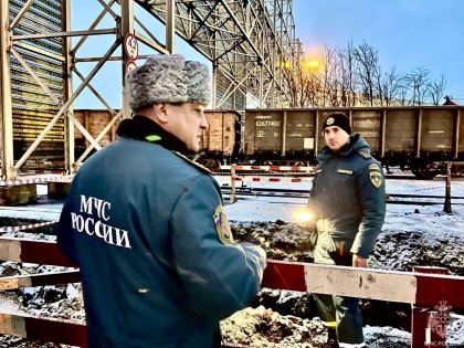 В Мурманске невские спасатели решали, как извлечь бомбу в порту В Мурманске невские спасатели решали, как извлечь бомбу в порту