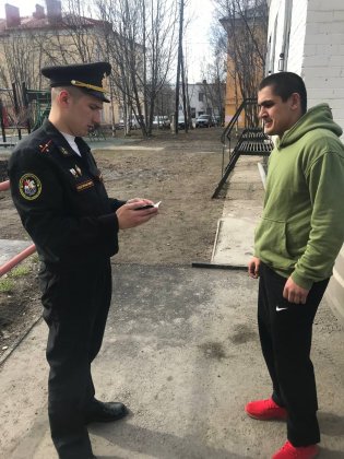 На стройках Мурманска искали мигрантов-уклонистов На стройках Мурманска искали мигрантов-уклонистов