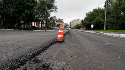 На Папанина и Гвардейской укладывают новую дорогу На Папанина и Гвардейской укладывают новую дорогу