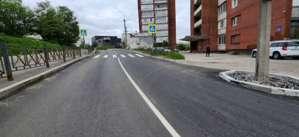 Полностью отремонтировали дорогу на улице Полярный Круг в Мурманске Полностью отремонтировали дорогу на улице Полярный Круг в Мурманске