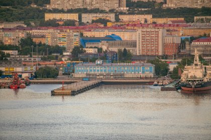 Запретят остановку автомобилей у морвокзала Мурманска Запретят остановку автомобилей у морвокзала Мурманска