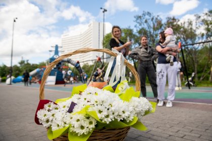 В Мурманске прошла акция ко Дню семьи, любви и верности В Мурманске прошла акция ко Дню семьи, любви и верности