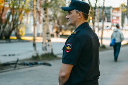 Молодой мужчина разбился, выпав из окна в Мурманске Молодой мужчина разбился, выпав из окна в Мурманске