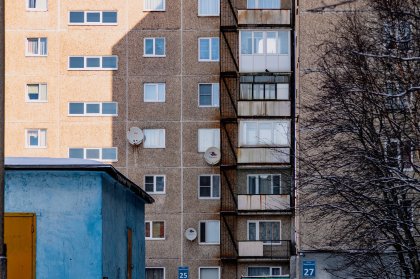 Двое детей выпали из окна в Мурманске Двое детей выпали из окна в Мурманске