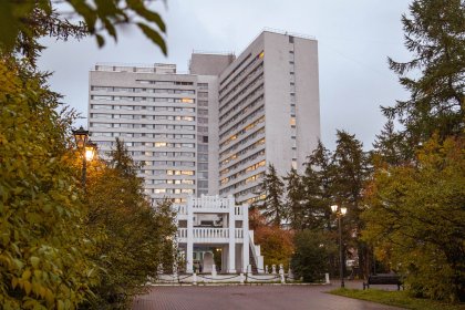 Танцплощадка откроется в сквере на Ленинградской улице в Мурманске Танцплощадка откроется в сквере на Ленинградской улице в Мурманске