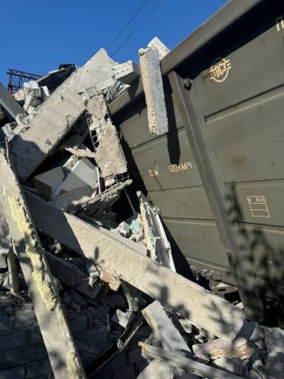 Вагоны с углем сошли с рельсов под Оленегорском Вагоны с углем сошли с рельсов под Оленегорском