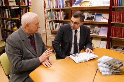 «Гранитный линкор»: второй тираж книги Михаила Орешеты направят в школы и библиотеки Мурманска «Гранитный линкор»: второй тираж книги Михаила Орешеты направят в школы и библиотеки Мурманска