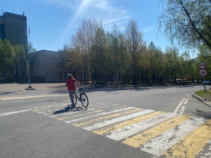 В Мурмашах ребенка на велосипеде сбил микроавтобус В Мурмашах ребенка на велосипеде сбил микроавтобус