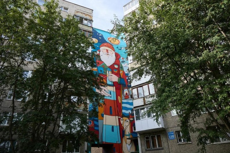 Мурманские муралы оценили участники программы "Гостеприимные города"