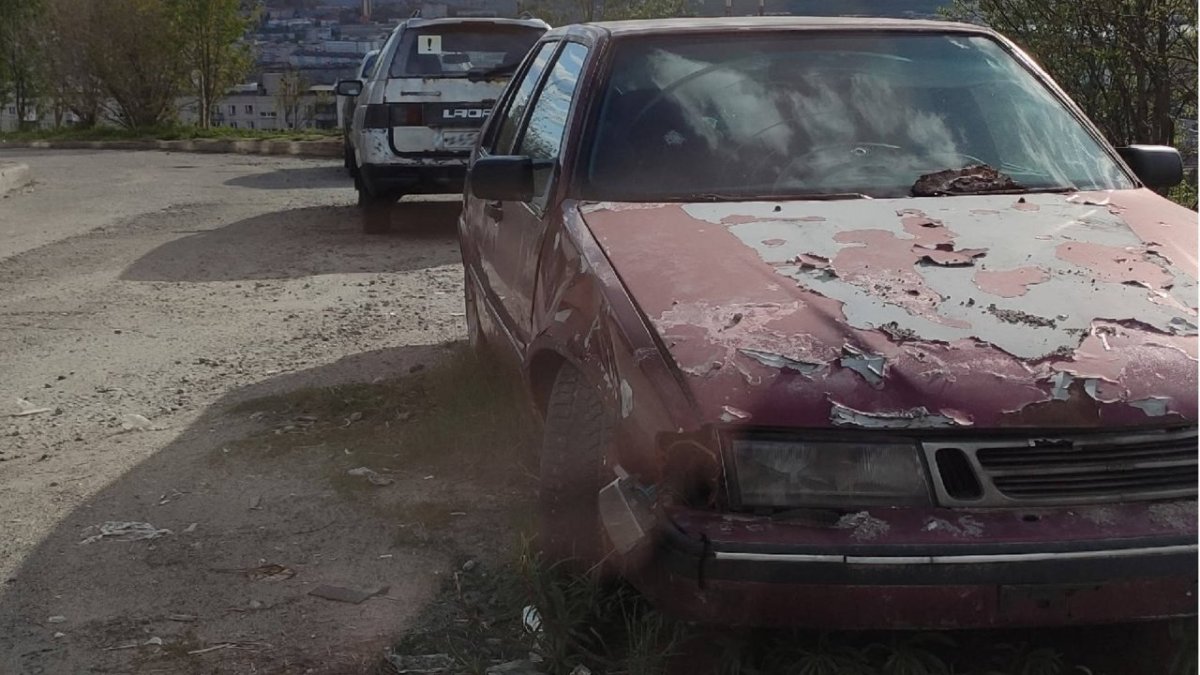 Брошенный автомобиль в Мурманске
