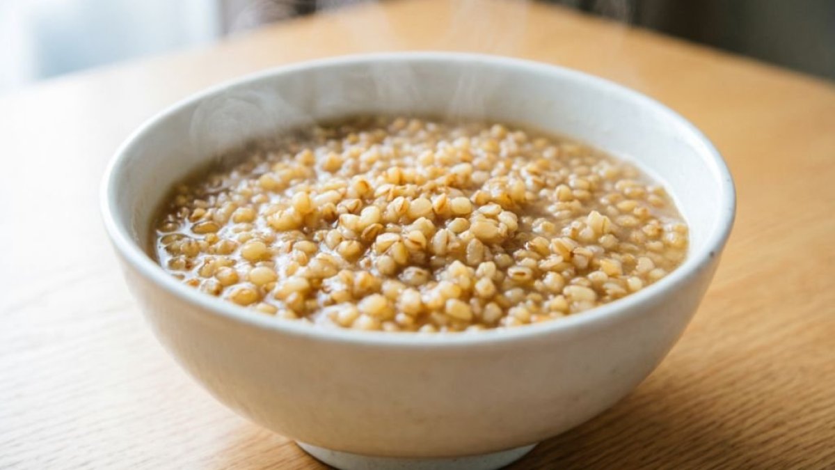 Гречка с капустой: блюдо из недорого набора продуктов — сытное и вкусное, никогда не надоест
