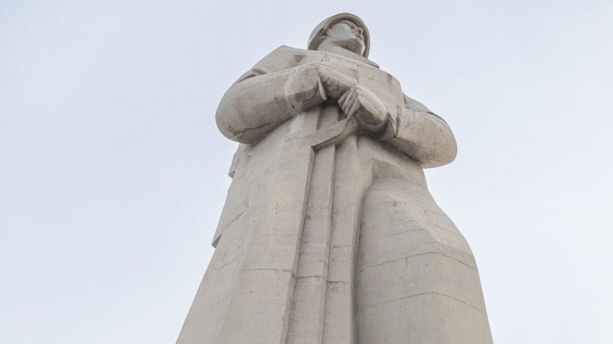 Памятник Алеша в Мурманске