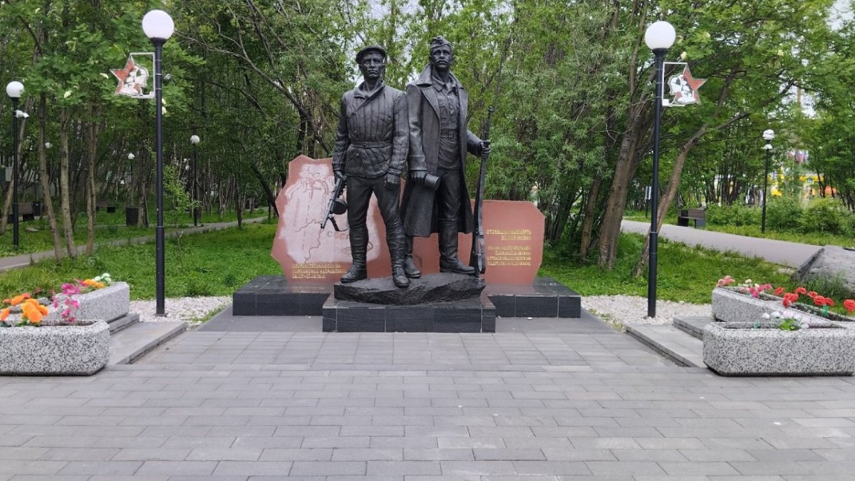 Аллея Полярной дивизии Мурманск
