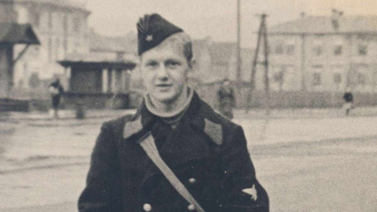 Поэт Александр Подстаницкий
