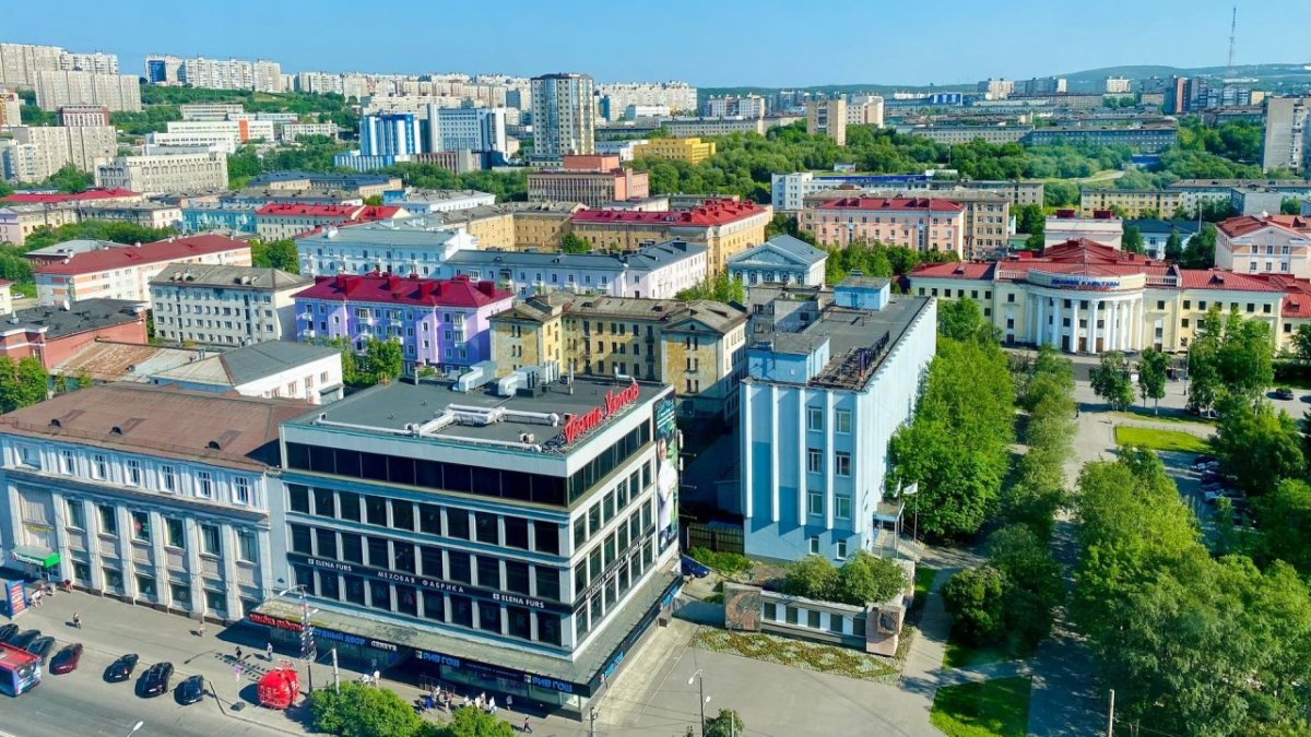 Дома в Мурманске летом