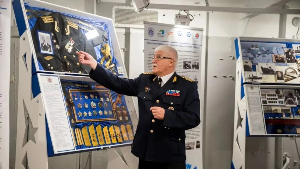 Выставка на ледоколе Ленин Мурманск