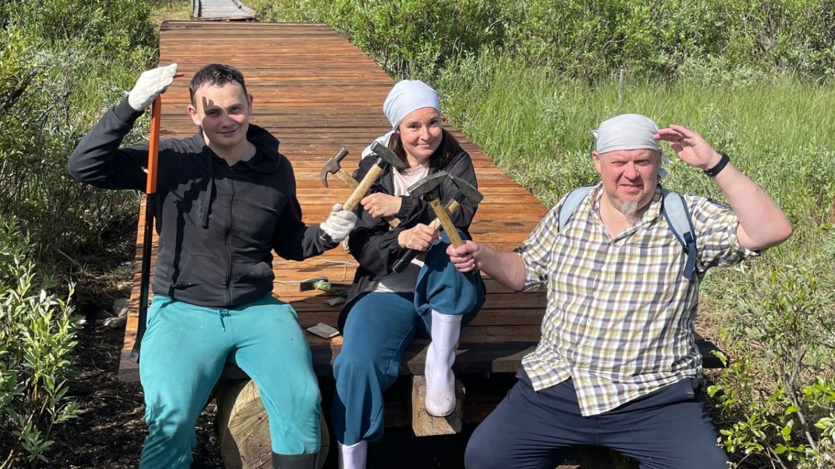 Волонтеры на экотропе