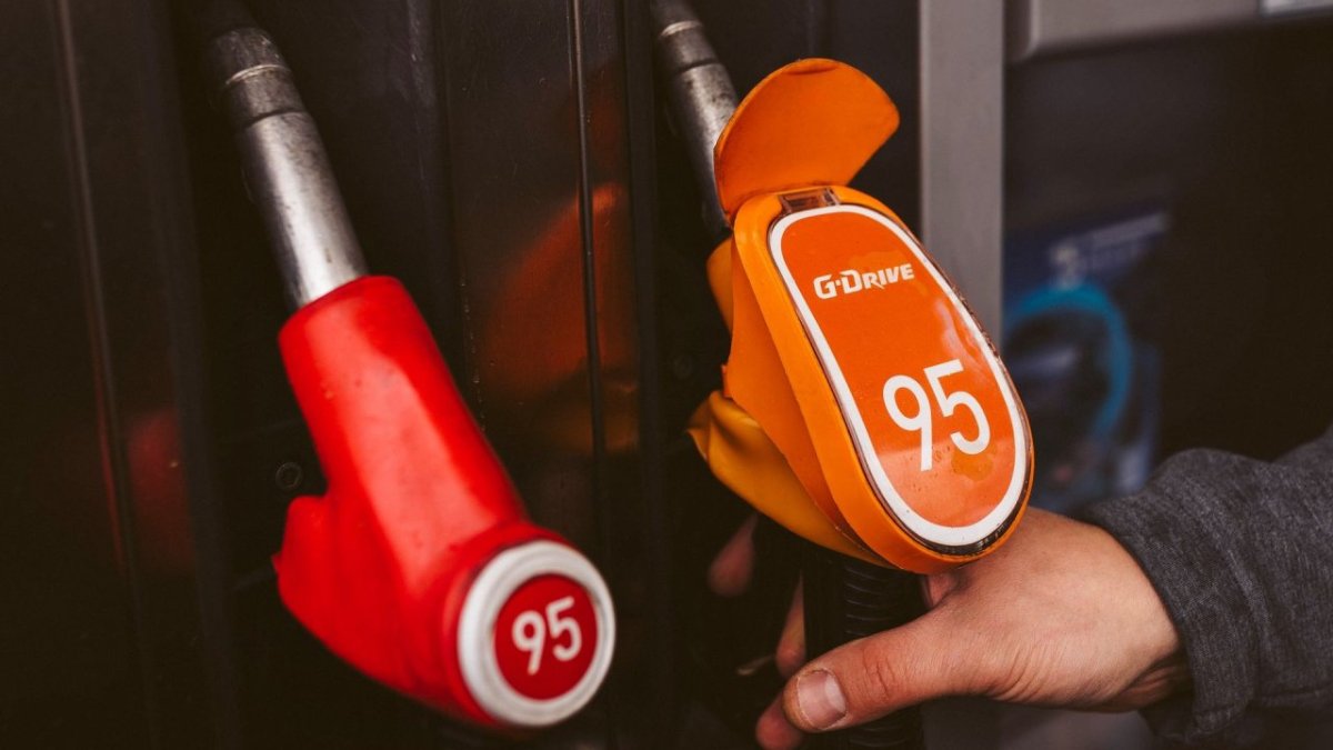 Пистолеты с 92 и 95 бензином на АЗС