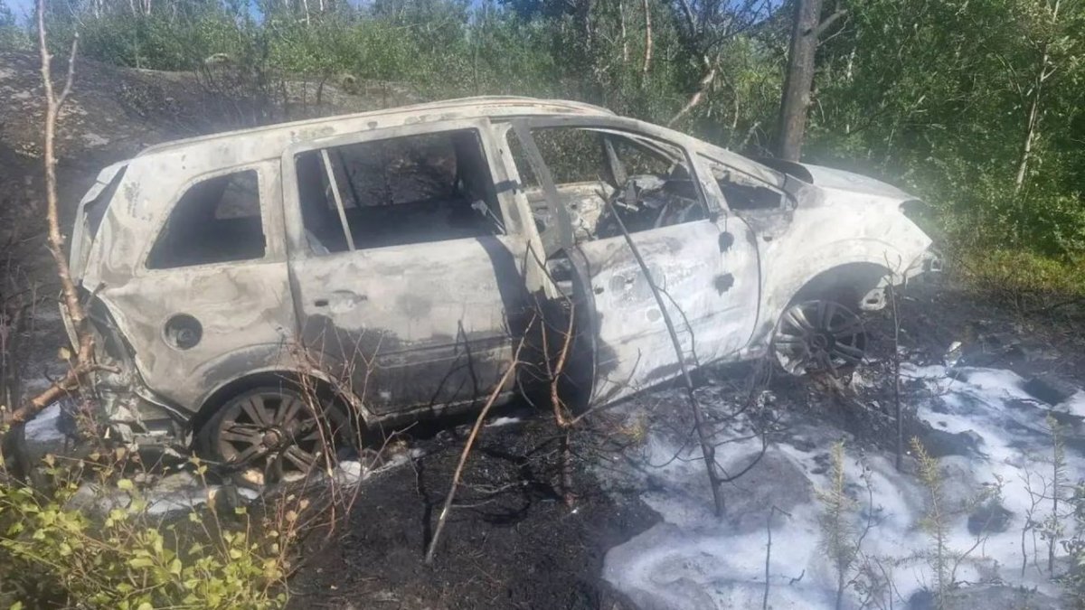 Сгоревший автомобиль