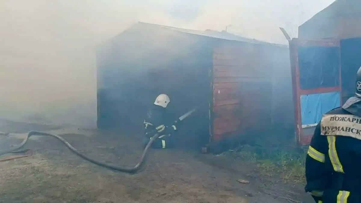 Горящий гараж